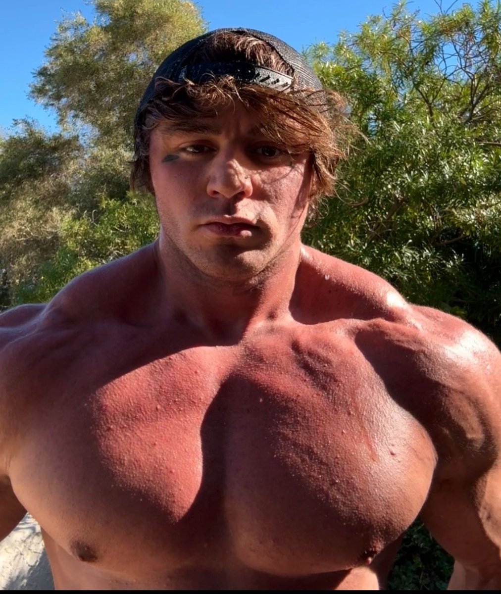 JamieTyler4zwo's tweet photo. feelin wide af https://t.co/Y8DO7WvMGY