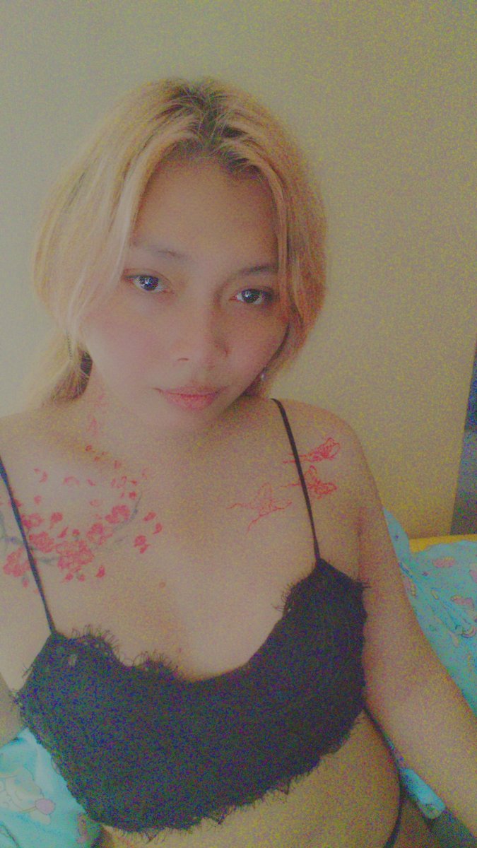 flatchest3d's tweet photo. Morning y'all 💕💕💕 https://t.co/nhUJD1TPwl