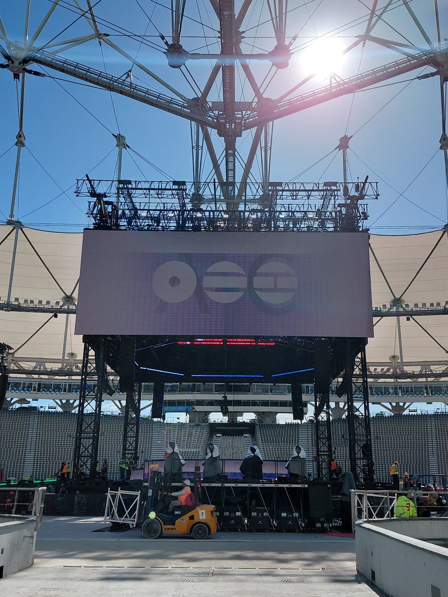 ForBTSARMYBr's tweet photo. A pista é basicamente um Soundcheck, o ARMY da Argentina vai vê-los bem de pertinho 🥹 https://t.co/aiN6IZjyDr