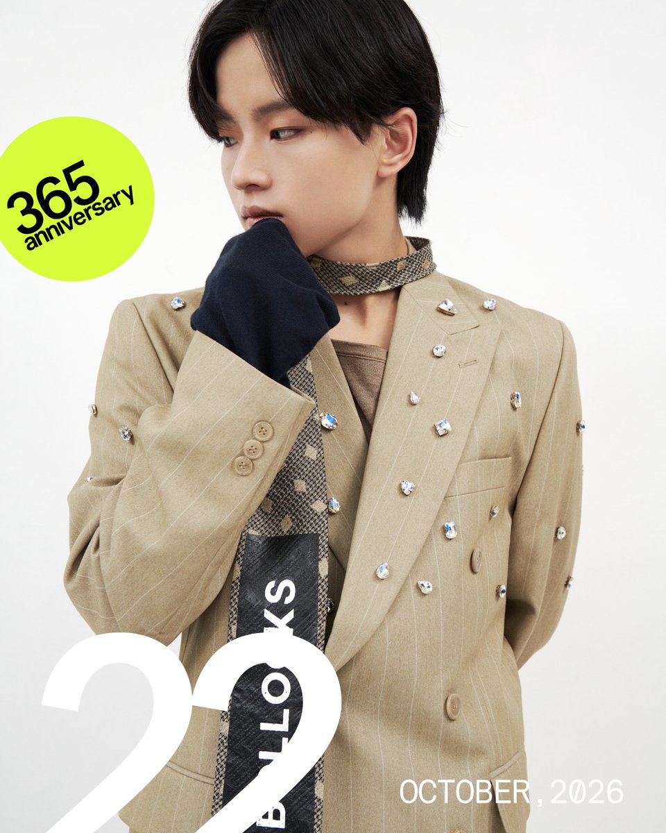 NYLONJAPAN's tweet photo. 10月22日は『ナッツの日』🥜
🔗https://t.co/6PrDGLzSlq
Q&Aと全ての写真はURLからチェックしてね

香ばしい風味と食感が魅力のナッツ。
ちょっぴりナッツを思わせる装飾のジャケットで、#Lienel の #武田創世 がセレブレイト。
今日は、秋の味覚もおしゃれも楽しんじゃおう！

#365_Lienel
@Lienel_official
#365_武田創世

published by @caelumjp
#nylonjapan #nylonjp #365anniversary #caelumjp