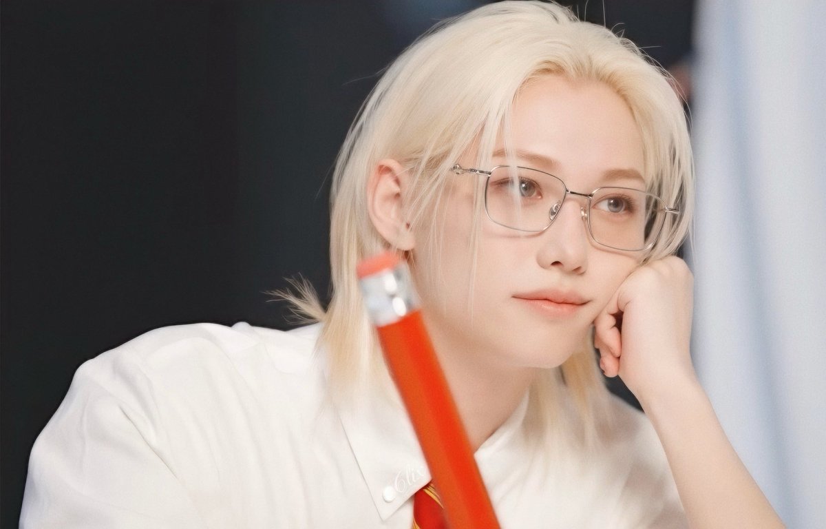 chris_lovelix's tweet photo. 🐥💙

look great in glasses

#Felix #필릭스  #용복 
#StrayKids #스트레이키즈 https://t.co/ksRJm4gtYs