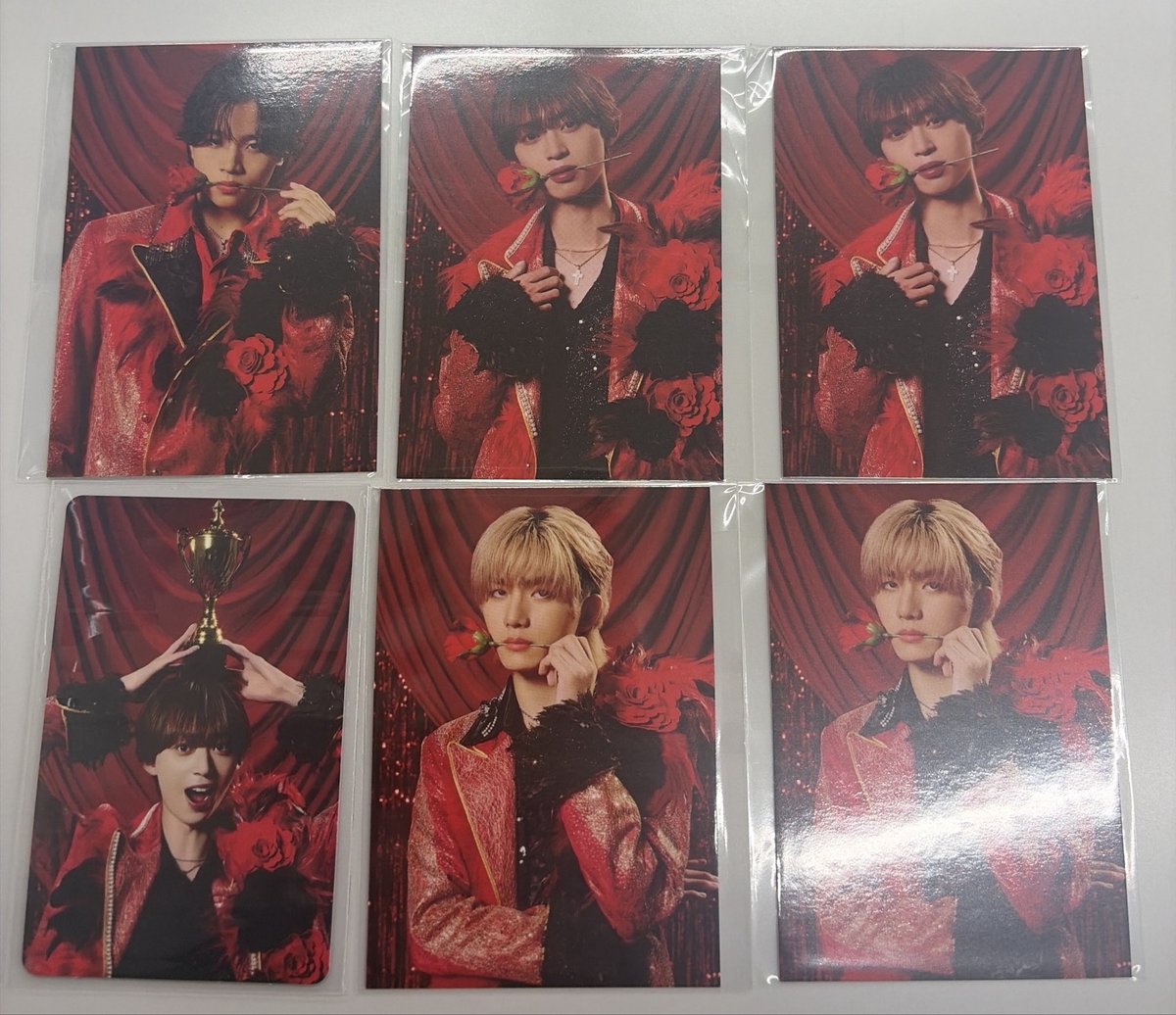 akar7606's tweet photo. Lienel 愛のダバダ トレカ交換
譲)1枚目
     通常封入 近藤
     タワレコ特典 近藤2 高桑2 武田1

求)2枚目 高岡
     💖>💚

異種交換可能です！
ご検討お願い致します🙇‍♀️🙇‍♀️ https://t.co/6yCAYS2sw4