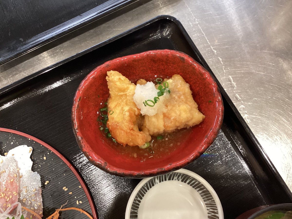 meshido_nerima's tweet photo. こんにちは😃

食堂めし道楽練馬店です✨
本日の日替わり定食は、【A.〈京都〉天然ヒラマサ刺身(黄身しょうゆ付)と大山鶏揚げ出し定食】または
【B.秋刀魚塩焼き定食】　　1390円です✨

数量限定！定食としてはもちろん、ちょい飲み&amp;一人飲みにも👌🍻

#練馬グルメ #練馬ランチ #練馬ディナー https://t.co/FVPC4TkA3F