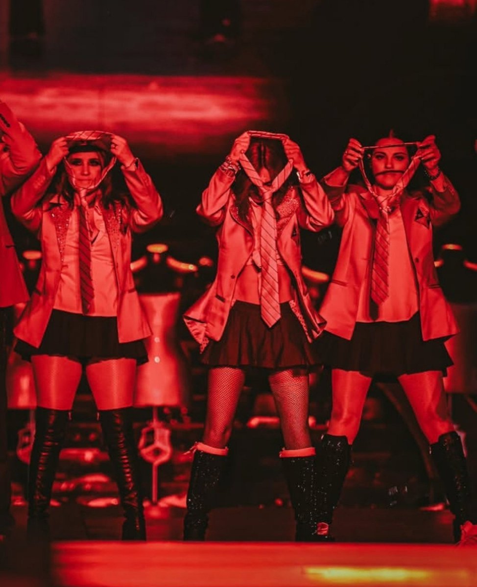 acessoportilla's tweet photo. Cuando me juego hasta la piel

@DulceMaria @Anahi @maiteperroni https://t.co/u6M5Emow1k