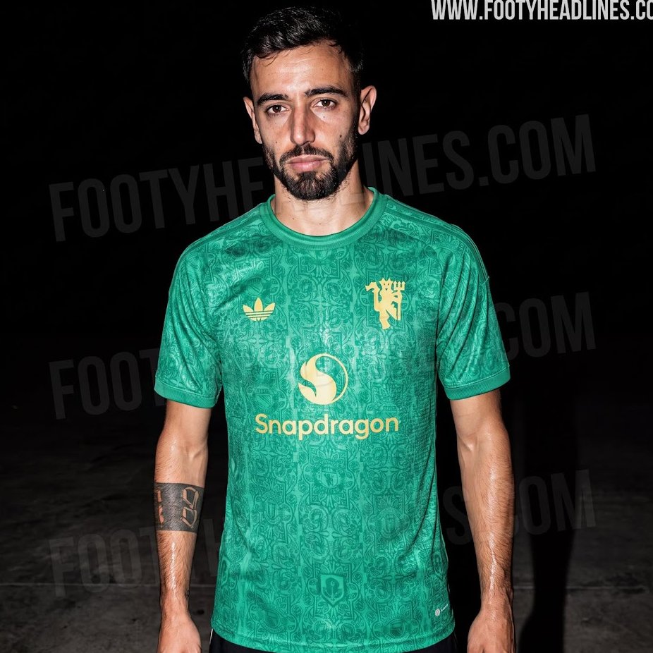 StretfordEndx's tweet photo. 🚨🚨 NEW: Manchester United 2026/27 125th anniversary 4th Kit leaked. [@Footy_Headlines] #mufc 🟢 https://t.co/iuzy7XyWlG