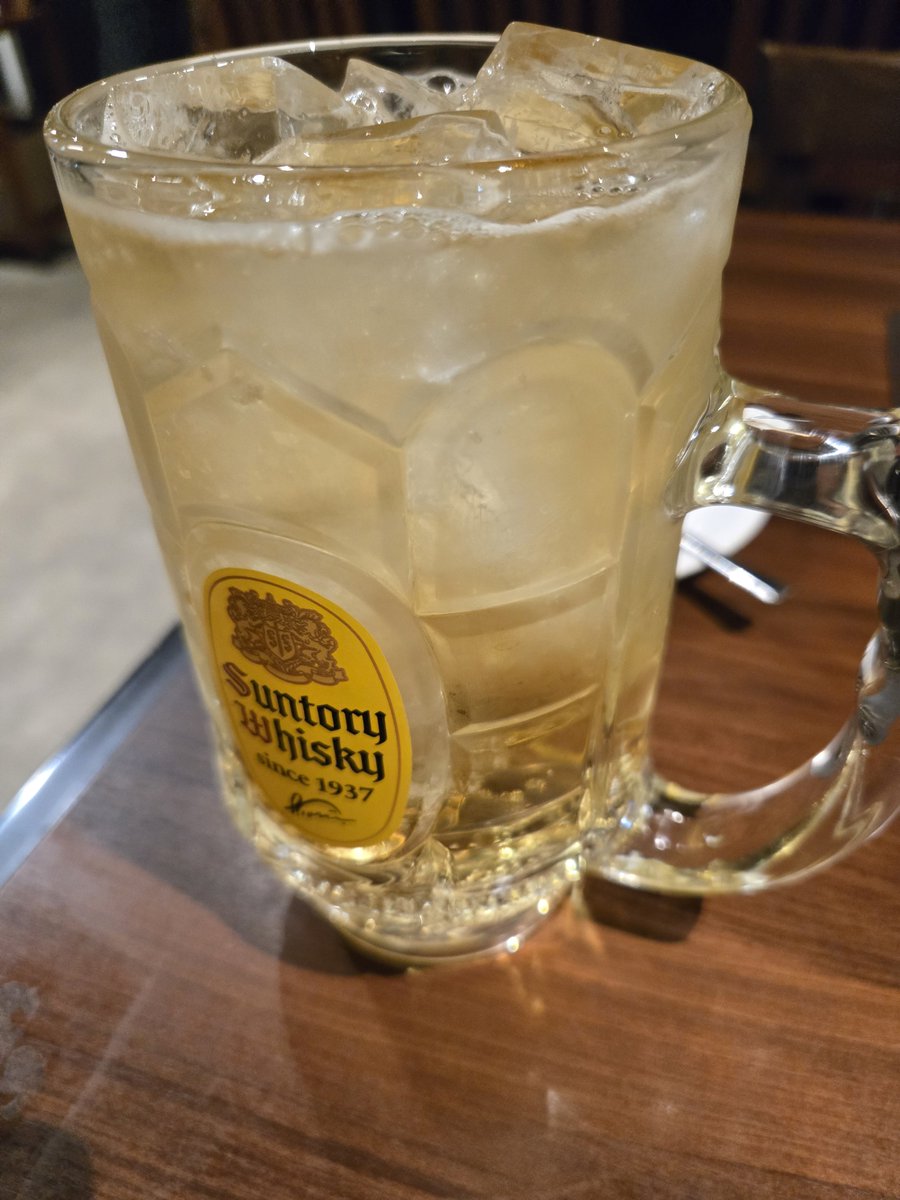 suzu08710310's tweet photo. 昨日は、久しぶりの飲み会だった。
モンジャバさんにお邪魔しました。
メチャクチャ店内もオシャレでメニューも豊富、メインのもんじゃやお好み焼きは、もちろん鉄板焼きのおつまみとメニューが豊富。
#モンジャバ　#もんじゃ　#お好み焼き　#鉄板焼き　#ハイボール
#グルメ　#長崎　#佐世保　#九州 https://t.co/pskRz7AZpz