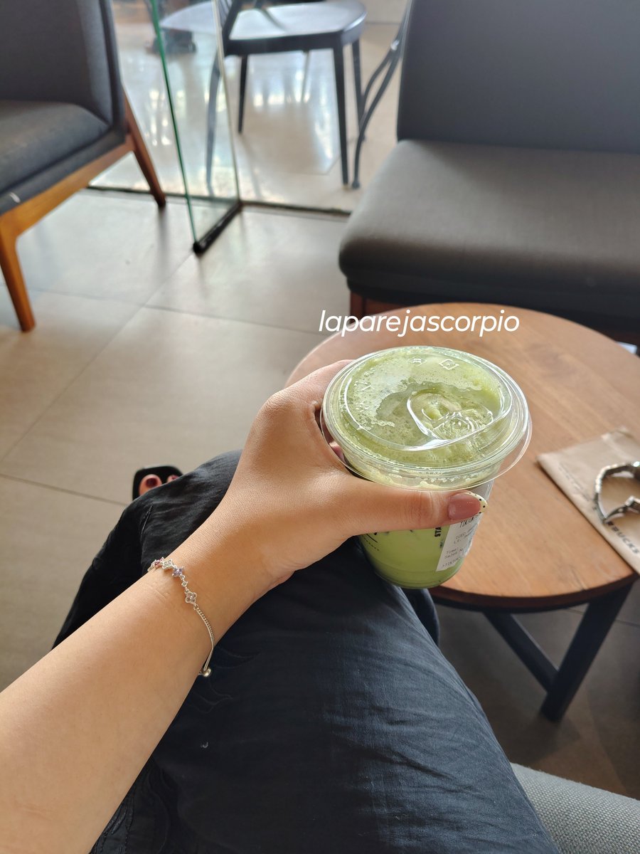 laparejascorpio's tweet photo. Kali ini nongkrongnya sendiri, siapa tau ada om om yg nyangkut😋 btw semarang panas bgt https://t.co/hPwTNPYDyD