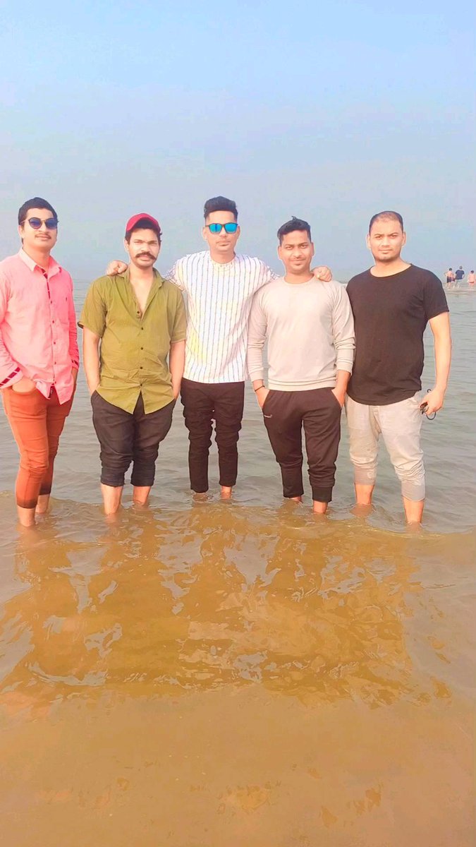 BrunokSMontg9UX's tweet photo. बेखौफ मुस्कुराते रहो। https://t.co/OMTkhcLMQj