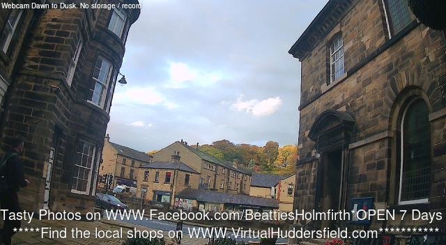 VHuddersfield's tweet photo. Sunny Autumnal views on our webcams in #colnevalley #holmfirth #huddersfield #queensgatesquare just now. BUT
Rain on the way
#Kirklees https://t.co/QtM3mFpcD6