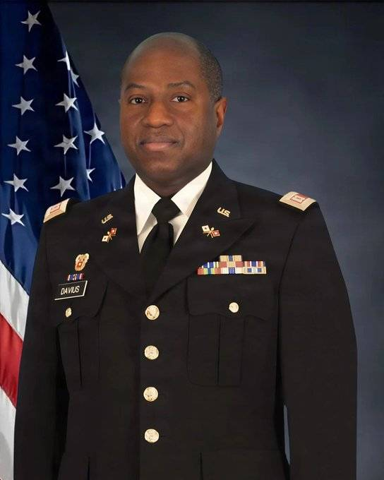 Willie_jackson_'s tweet photo. A father of 6. Dead in Kuwait. Hidden for 6 months. 🚨
Sergeant Davios — NYPD officer, killed in the Iran war — wasn't counted as a war casualty because he was Black. Hegseth's Pentagon buried his name with his body. Racist, incompetent, and unforgivable. Say his name. 🔥 https://t.co/krqmEbAYXx