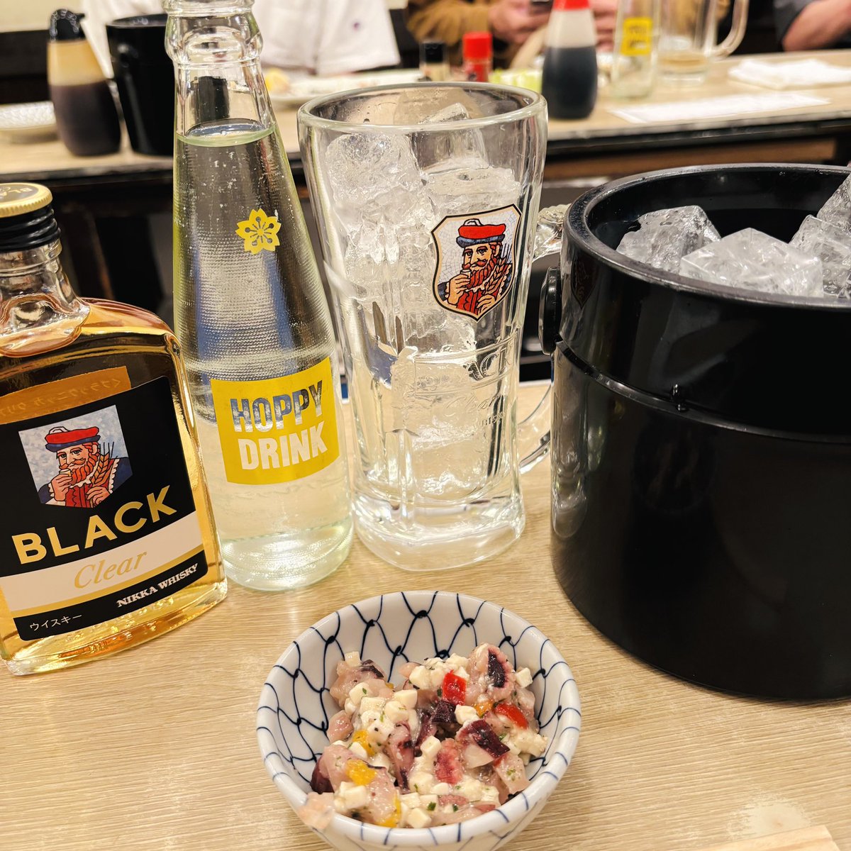 50hk50's tweet photo. ハイボール、セット完了 https://t.co/FhSIAZL8Eq