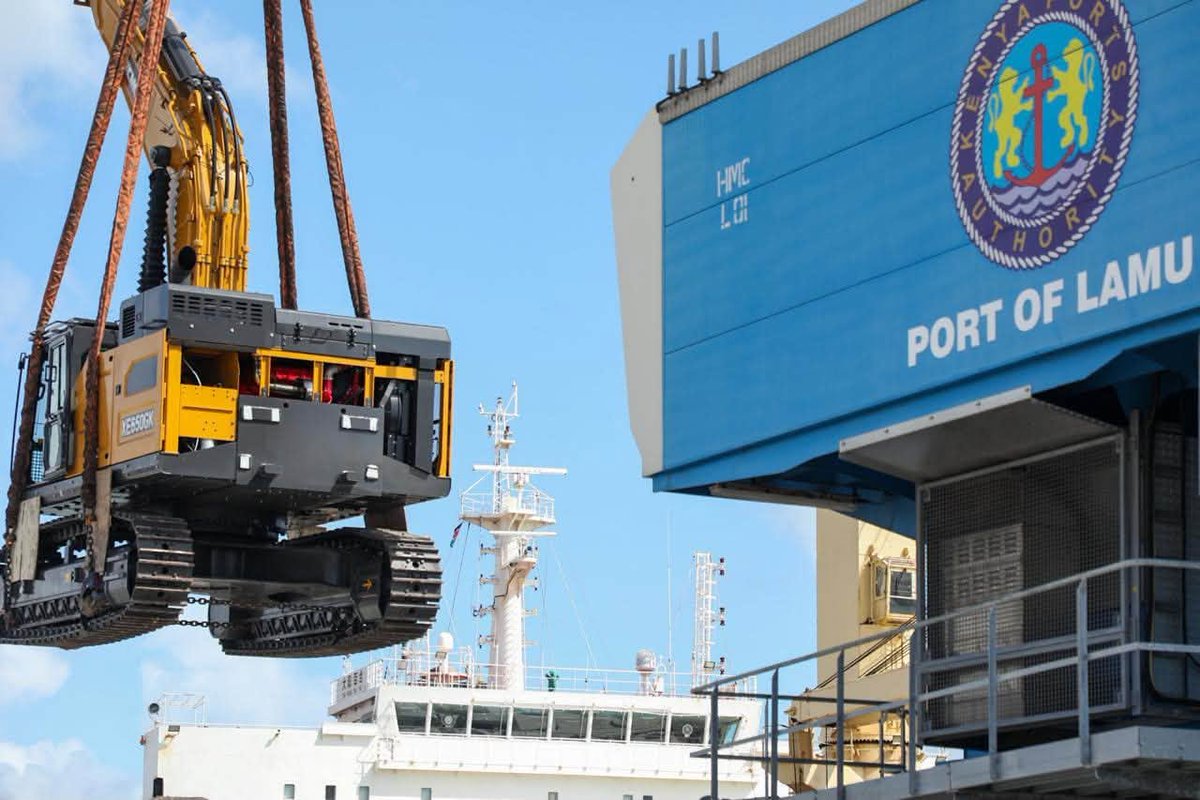 Kenya_Ports's tweet photo. Six oil tankers are among 51 vessels expected to call at the ports of Mombasa and Lamu over the next 14 days.

The Port of Mombasa will welcome 41 ships, including 6 oil tankers, 26 container ships, 7 conventional cargo vessels and 2 car carriers.

Meanwhile, the Port of Lamu is projected to handle 10 vessels, comprising 9 container ships and 1 general cargo vessel.