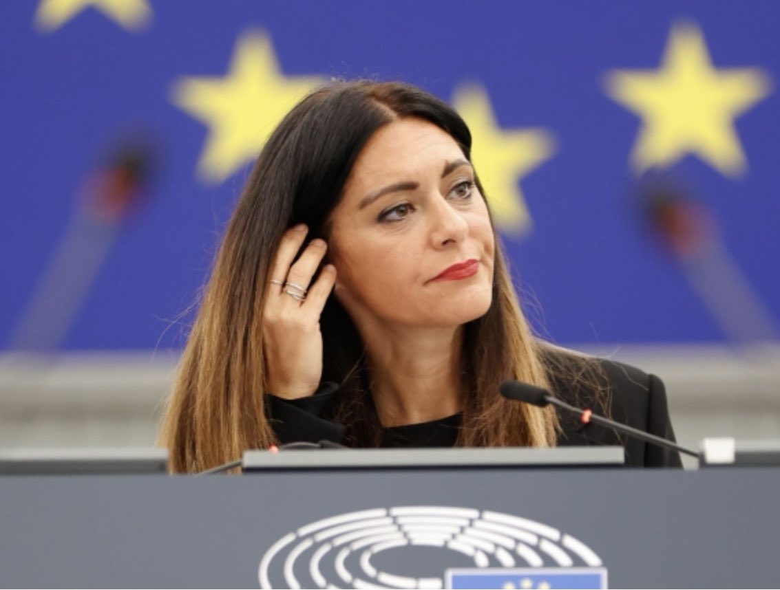 Ukr_Week_FR's tweet photo. ‼️La Vice-présidente du Parlement européen Pina Picierno a entamé une grève de la faim en soutien d’ #Oleshky, appelant à se joindre à son action et à «une trêve humanitaire immédiate, l’envoi de nourriture et de médicaments, à et l’évacuation des civils» pris au piège.
#Ukraine https://t.co/H3sM7aUZo3
