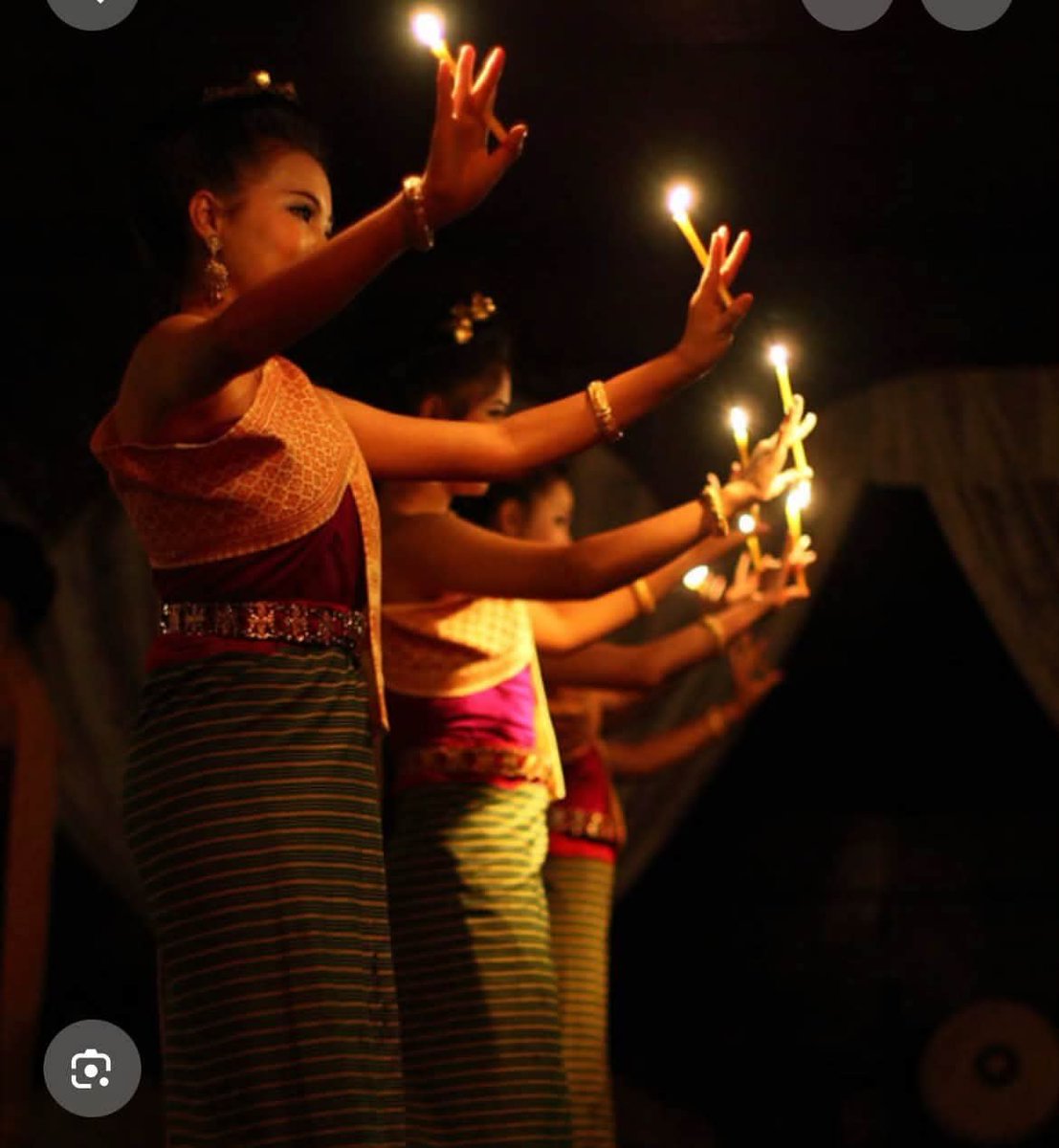 jimmyseammfb's tweet photo. We urge @GMMTV to officially acknowledge Myanmar’s cultural elements before the series airs or clearly credit and honor Myanmar culture within the series.

This request is directed solely at GMMTV, not the actors.

#RespectMyanmar #MyanmarCulture #ScarletHeartThailand https://t.co/yLXae0cP9T