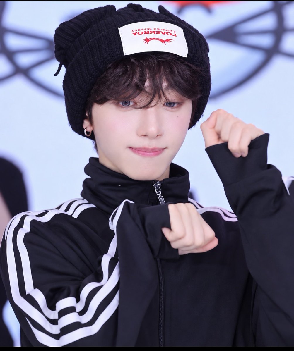 Tsuki__Moon214's tweet photo. 💖ฅ^•ω•^ฅ💖

#라인업컴퍼니 #키리 #kiri #라인업
#HappyKiriDay🎂 https://t.co/rK2DECJBNF