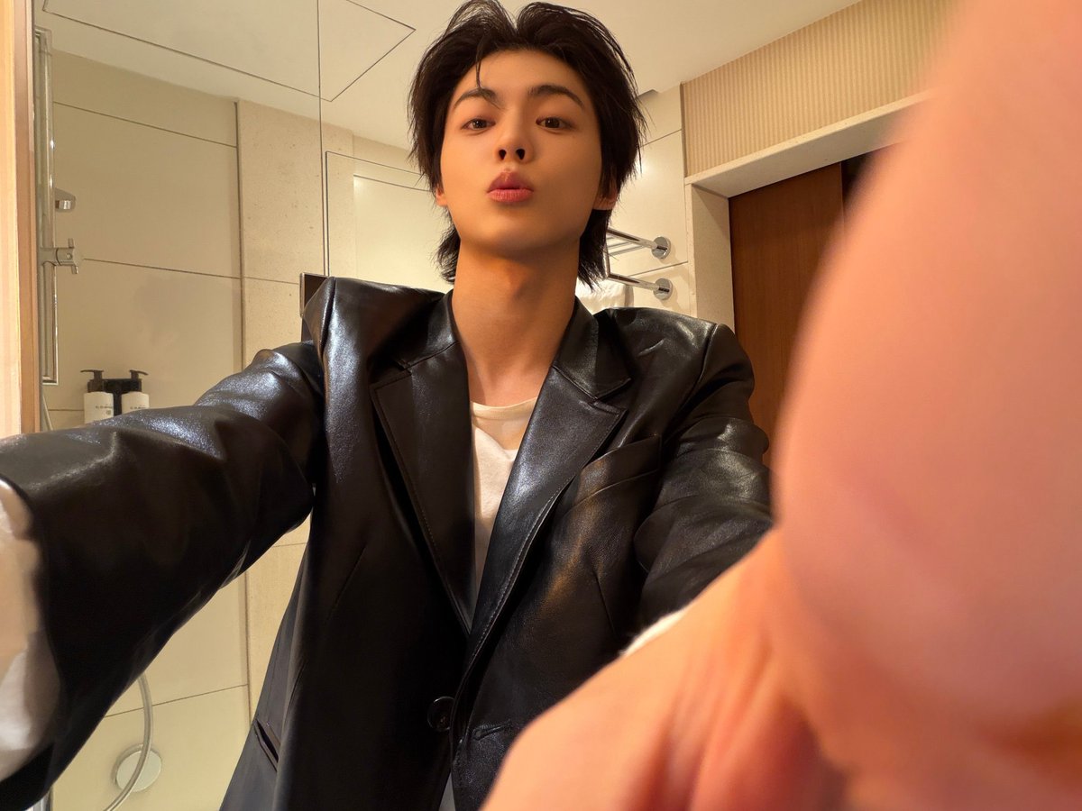 www9oocom's tweet photo. 와하하핰!!!!!!!!!! 100점만점에 1억7천만점!!!!!!!!! https://t.co/Go6vl2DfHw