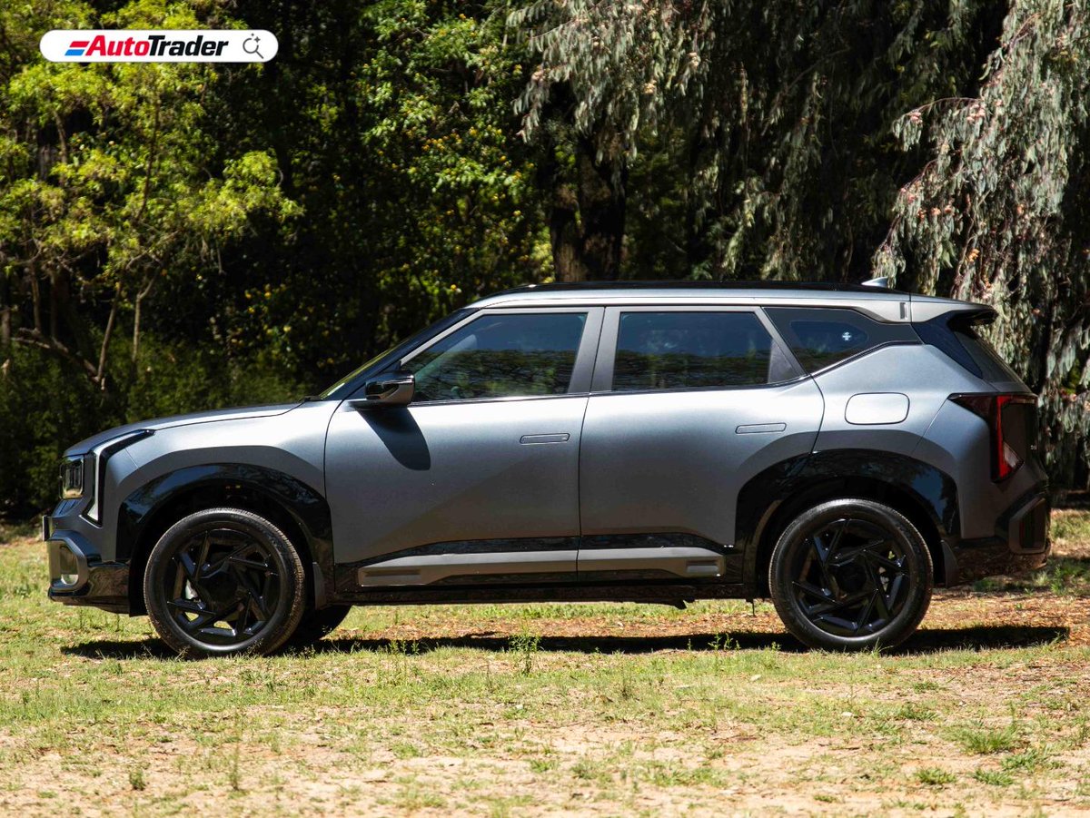 AutoTraderSA's tweet photo. We had the updated Kia Seltos on test drive recently, and we picked out a few things we love about the vehicle. Here are the top 5.👇 
https://t.co/LXKcDI3aTS https://t.co/DoZnn49wum