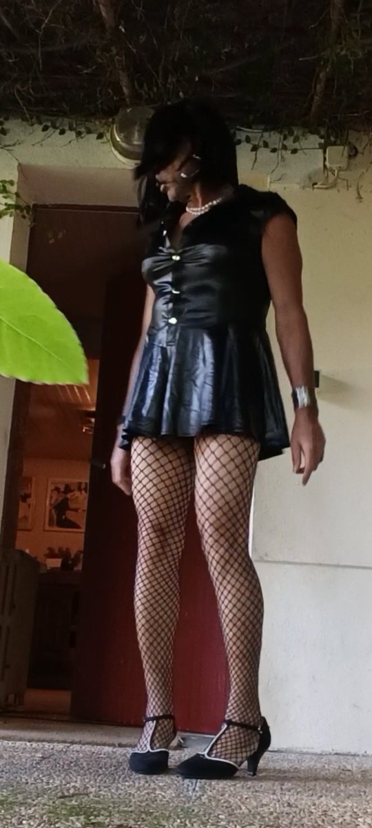 EvaLoveBtz's tweet photo. Ça va être compliqué de s'habiller comme ça maintenant que l'automne et l'hiver arrive. Seulement a la maison bien au chaud 🤭😘
#trans #femboys #sissy #trav #cd #crossdresser https://t.co/GGyoNERTOz