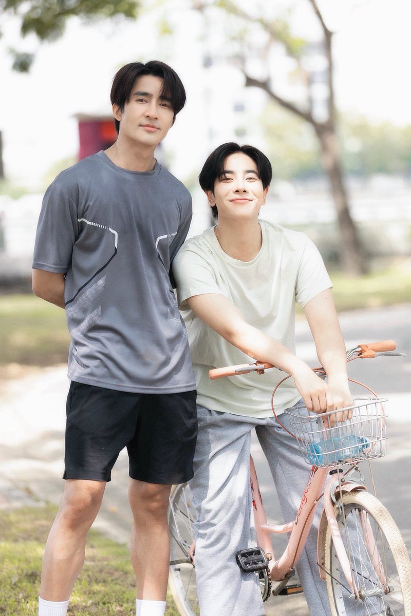 CupidsGhostTH's tweet photo. Q6 ถ้าจะไป ก็ไปด้วยกันนะ 🚲✨🌳

#CupidsGhostQ6
#CupidsGhost
#GMMTV https://t.co/dVJFJrNb83