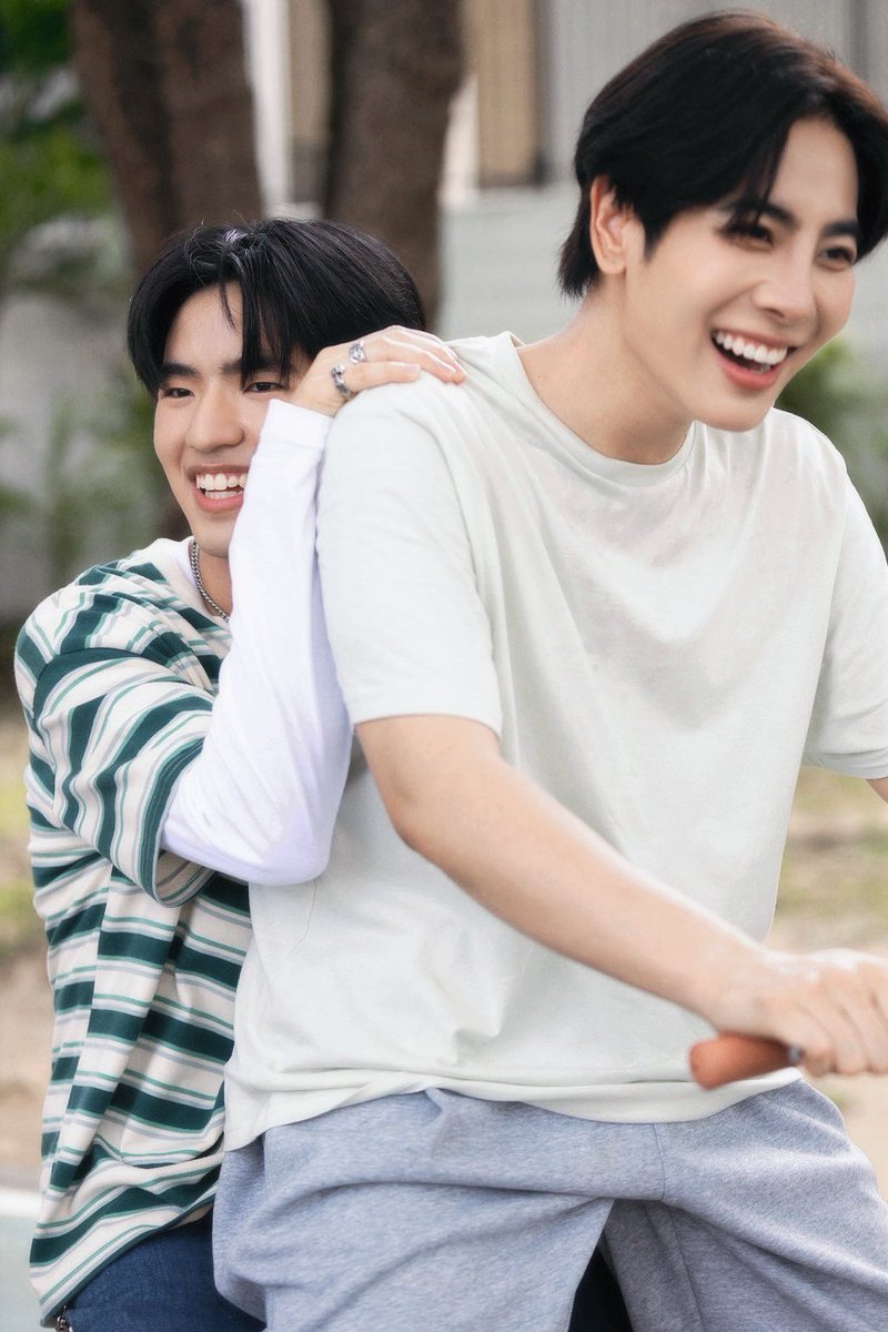 CupidsGhostTH's tweet photo. Q6 ถ้าจะไป ก็ไปด้วยกันนะ 🚲✨🌳

#CupidsGhostQ6
#CupidsGhost
#GMMTV https://t.co/dVJFJrNb83