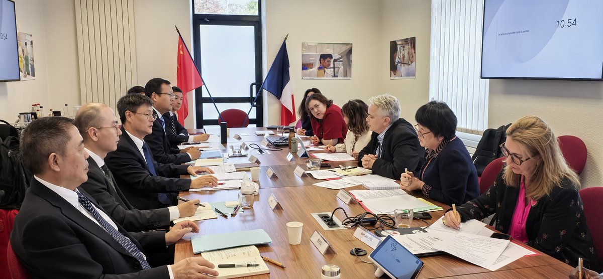 WUT1898's tweet photo. Exploring new horizons.

A delegation from Wuhan University of Technology visited institutions in the #UK and #France from Oct 11 to 16, including Brunel University, University of Wales Trinity Saint David, and Aix-Marseille University, to strengthen partnerships, advance collaborations, and foster cultural exchanges. #WUTExchanges