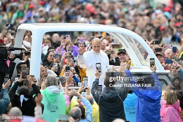 BobsArchives14's tweet photo. General Audience. 21 Octubre 2026. #pope #leonXIV #PAPALEON #Vatican #Audience #leoXIV 
📷Tiziana Fabi https://t.co/k5J0B4f8GP