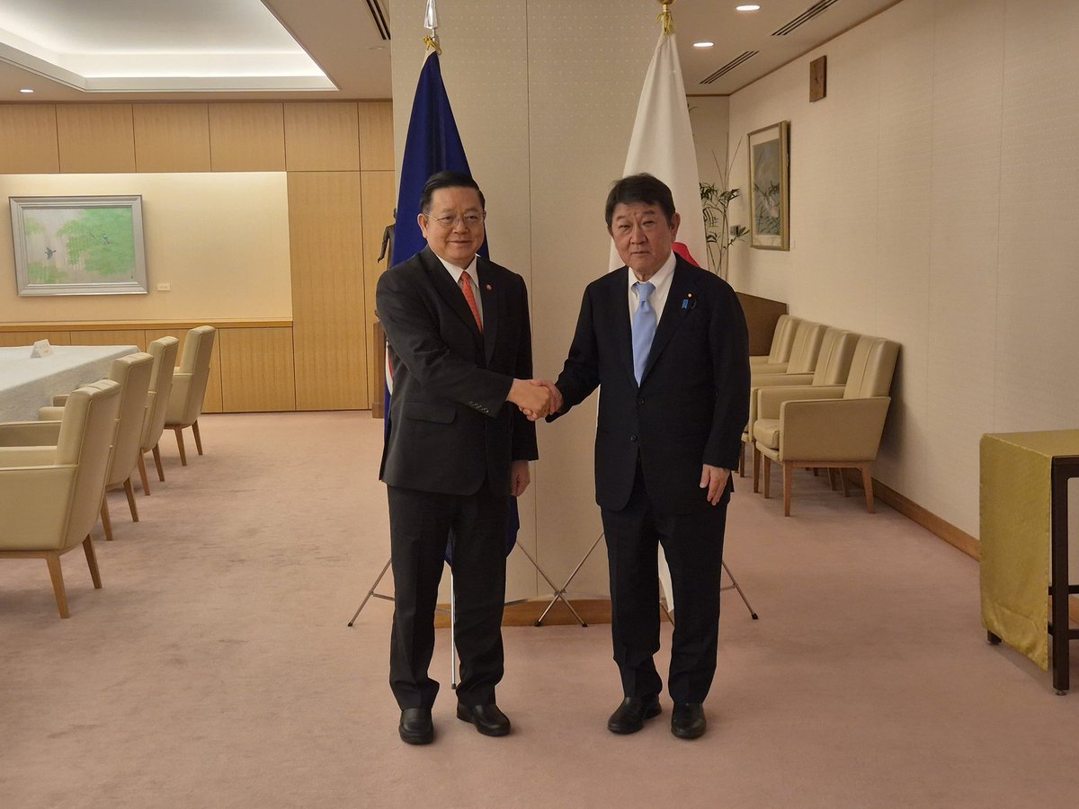 ASEAN's tweet photo. Secretary-General of ASEAN, Dr. Kao Kim Hourn, on 21 October 2026, met with Minister for Foreign Affairs of Japan, H.E. Motegi Toshimitsu, in Tokyo, Japan. Both sides exchanged views on ASEAN-Japan relations, and ways to further strengthen the ASEAN-Japan Comprehensive Strategic Partnership that is substantive, meaningful and mutually beneficial. 

They agreed to work closely together to further substantiate the ASEAN-Japan cooperation, in line with the Vision Statement on ASEAN-Japan Friendship and Cooperation Trusted Partners and its Implementation Plan, in support of the realisation of ASEAN 2045: Our Shared Future.