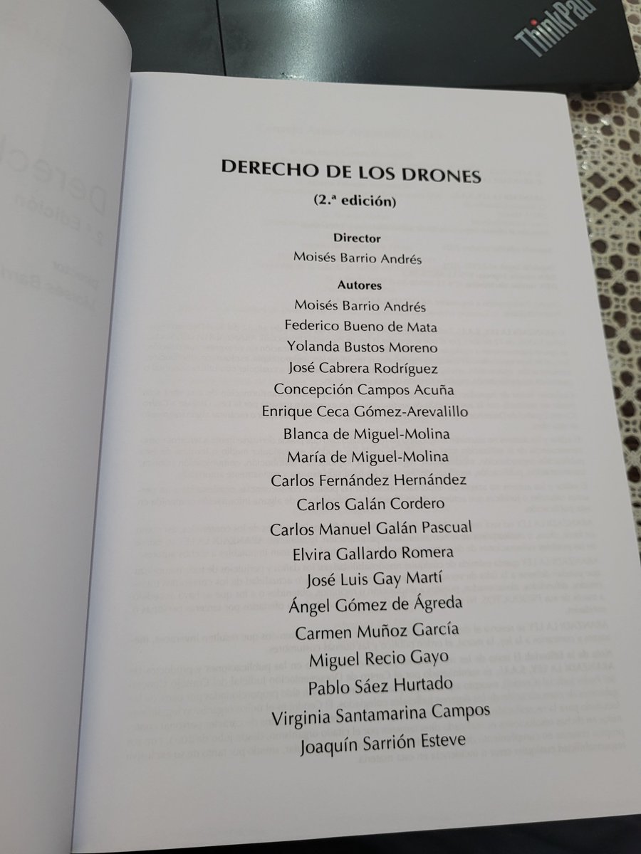 joaqsarrion's tweet photo. Un placer participar en la reciente 2a edición de Derecho de los drones, dirigida por @moisesbarrioa, una obra imprescindible para aproximarse al régimen jurídico de los drones #dronelaw #govredig https://t.co/gMIQeSsS5E