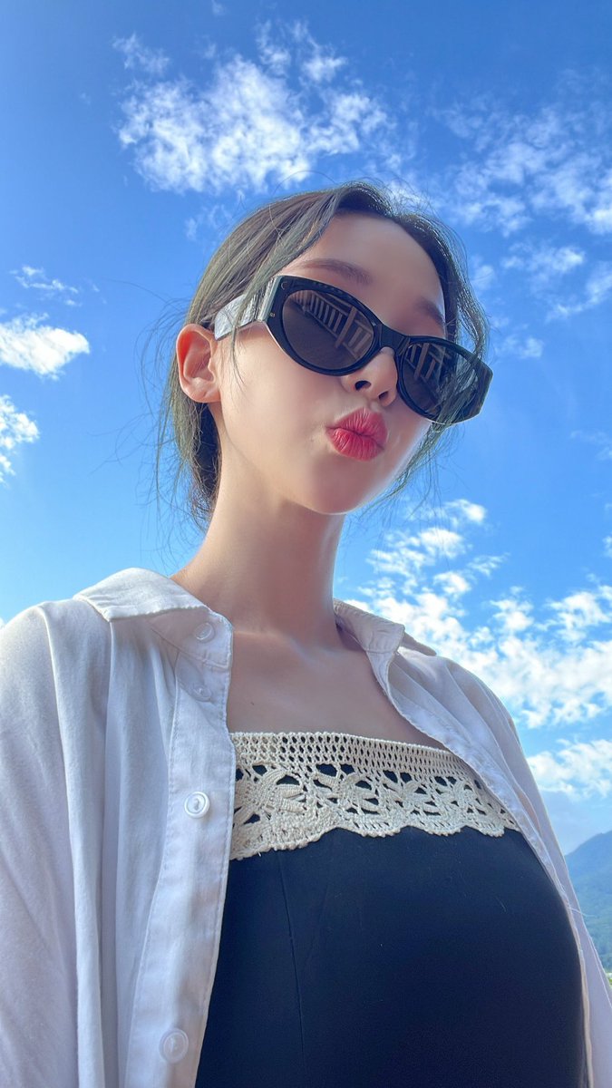 Miotickets's tweet photo. 🌸더워잉🌊

#aespa #KARINA

#karina https://t.co/31DwAbYIWM