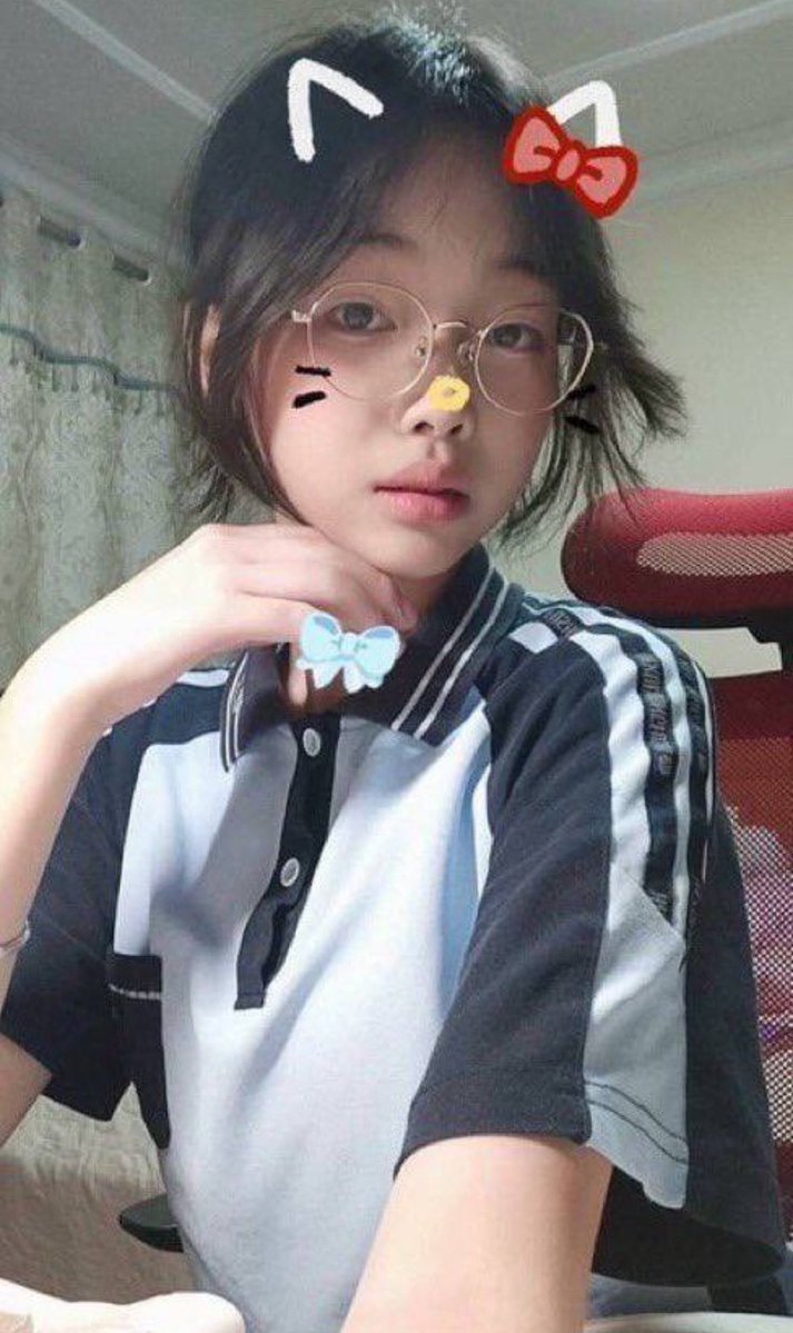 robin00ue2's tweet photo. 初中生

有男生要来锐评我14的福嘛🥺                                                               

睡不着   来X发泄了                    

流言69我真发😀 https://t.co/0Y3KHos2hr