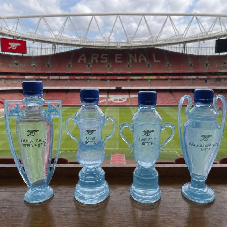 okiribigman's tweet photo. Arsenal DNA  you can only find this trophies only in arsenal cabinet 🗄️ 😂 https://t.co/MMK5ljHAmL