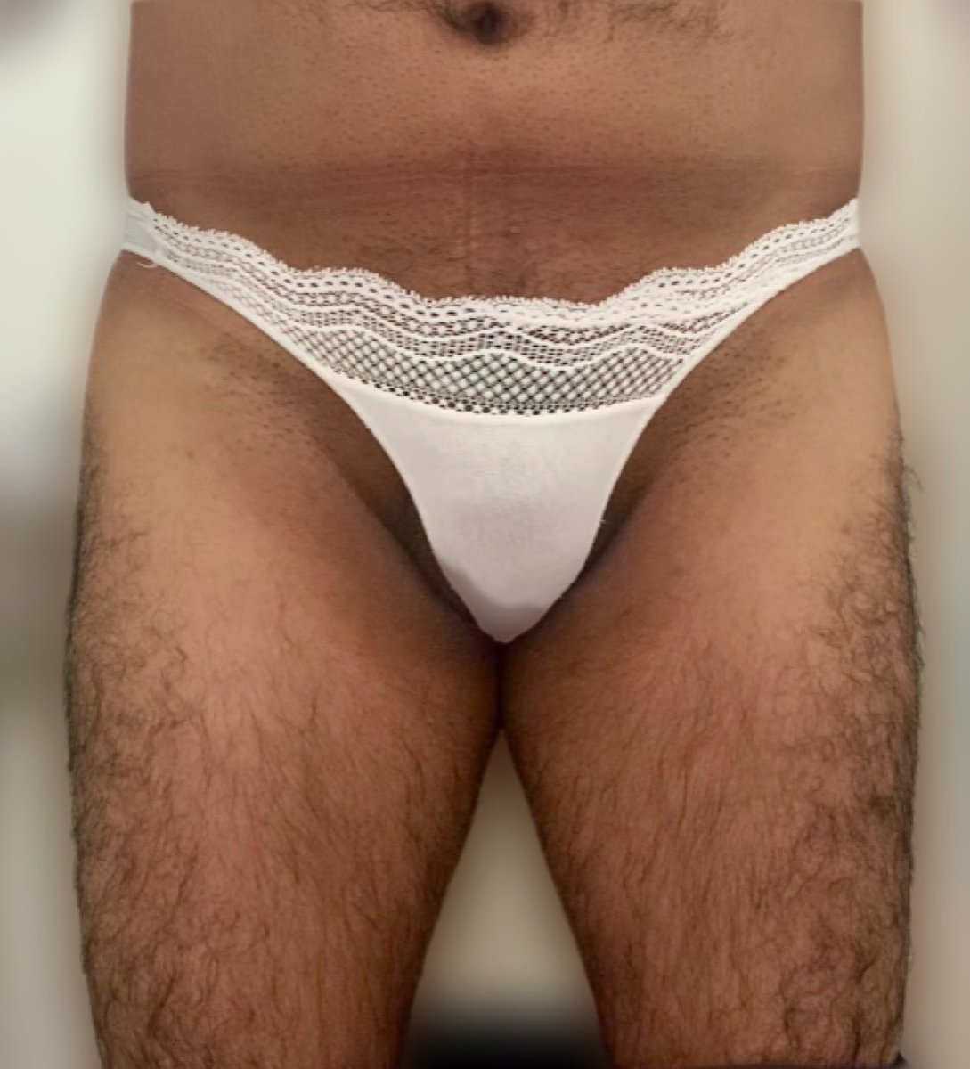 Alvric2Gore651's tweet photo. El día de hoy también fue de tanguita blanca con pantimedias, súper cómoda. Les gusta? https://t.co/SPAW1ZnacT