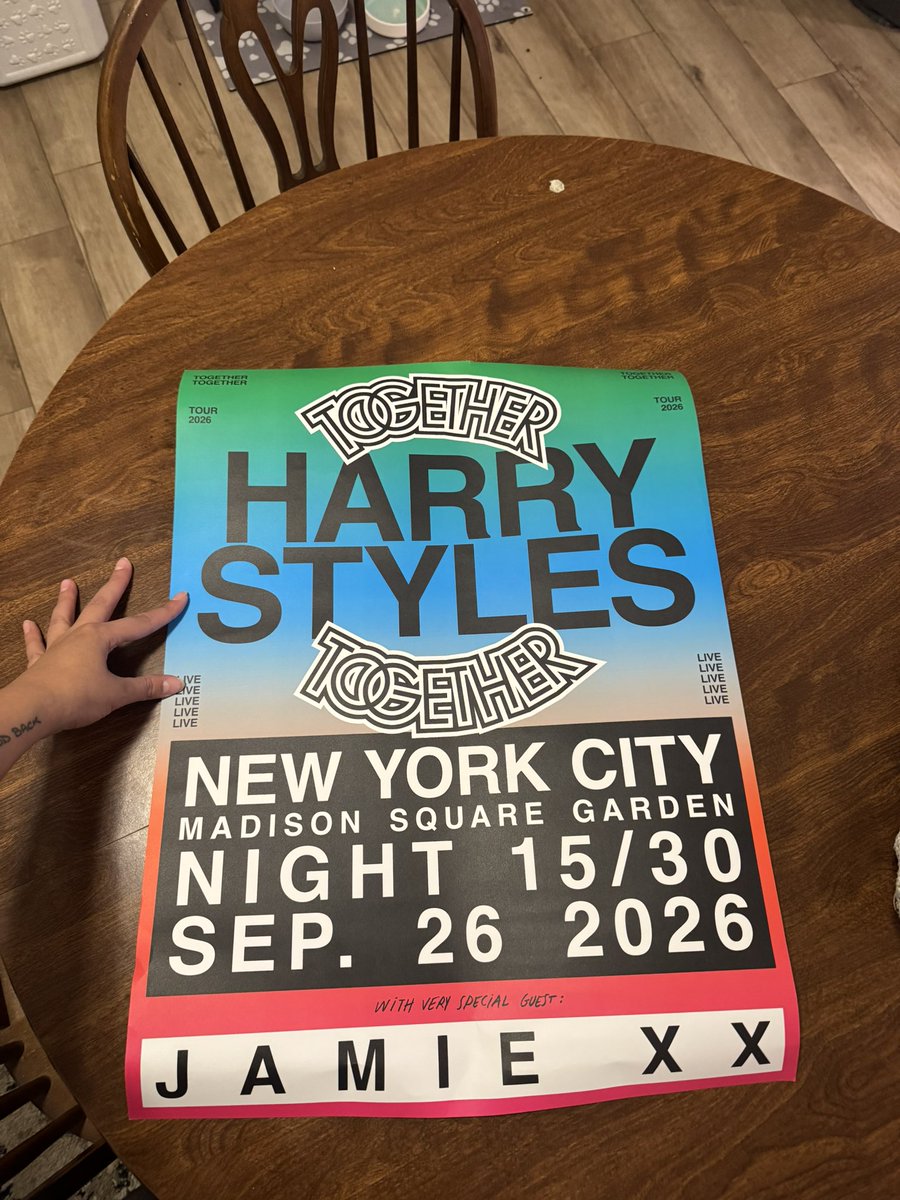 rylancamara's tweet photo. doing a free giveaway for a harry styles night 15 msg poster!! reply if interested :)
#TogetherTogether #NewYorkCity #HarryStyles #MSG #MadisonSquareGarden #giveaway https://t.co/X5Mqk7TtZC