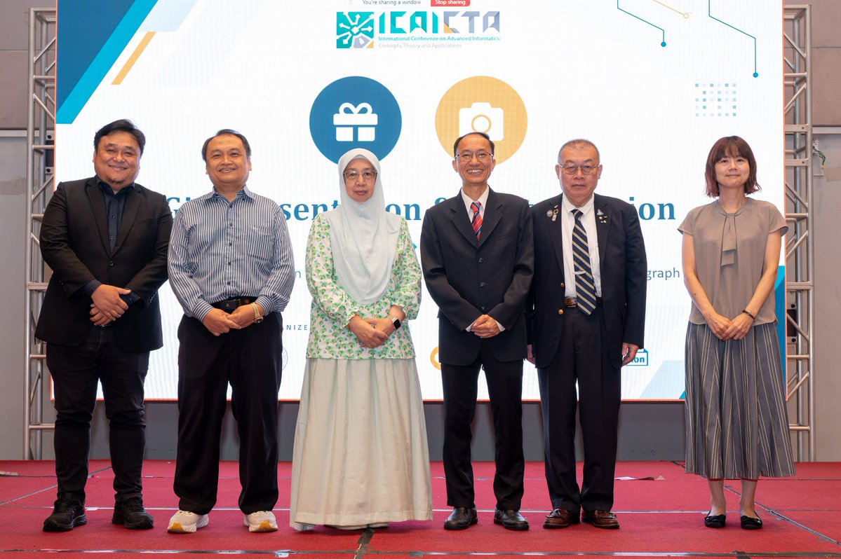 UTARnet's tweet photo. 🌟 ICAICTA 2026 is in full swing at UTAR Kampar!

Held on 20–21 October, the hybrid conference brings together researchers and academics for keynote speeches, networking and parallel presentation sessions to exchange knowledge and foster innovation. 💡🤝 https://t.co/N9UFMOl2Kj