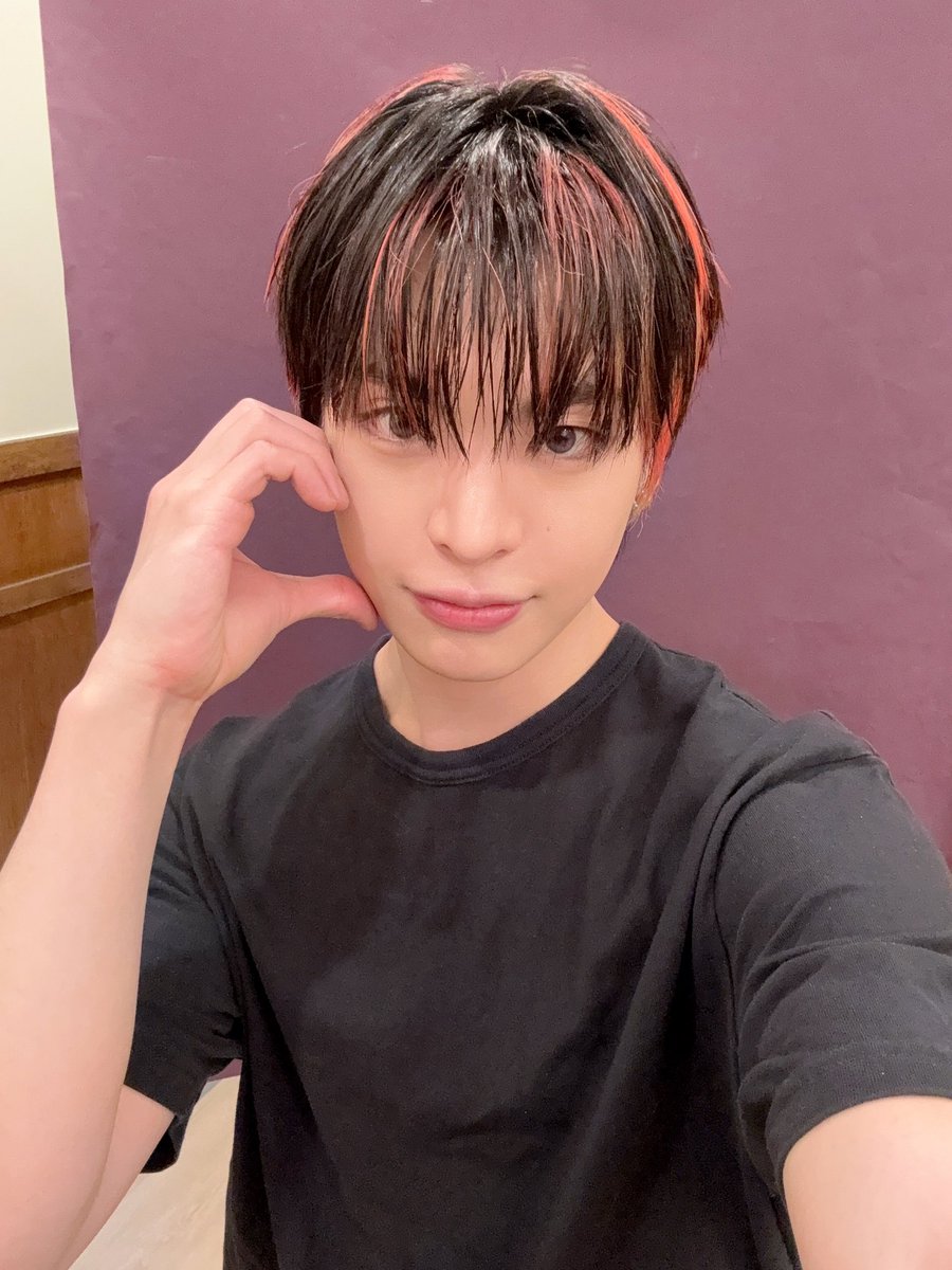 xikers_official's tweet photo. [🎂] HAPPY YECHAN DAY

Behind 💜🍇😈🦄 Photo

#xikers #싸이커스 #예찬 #YECHAN https://t.co/zrdmjdHjIF