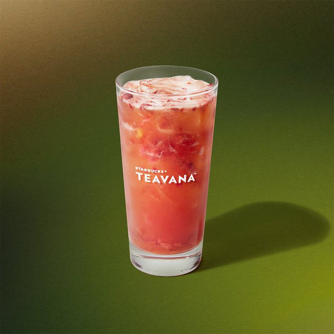 yumluv_'s tweet photo. スタバのジョイフルメドレーの季節きた〜🍓
この季節を1年間ずっと待ってた🥺🤍

TEAVANA 限定の3種類✨️
すっきり華やかなティーも、濃厚なラテも、贅沢なフラペチーノも魅力的すぎて神ラインナップ😻

🗓10/28(水)から販売開始🫖 https://t.co/vpmtGgdRky