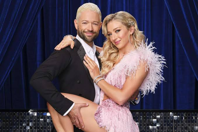 Switzerlandhunt's tweet photo. Dancing with the Stars
Amber Glenn et Pasha sur « Breathe Me » 😭
Performance émotionnelle et notes très hautes.
#DWTS en feu ce soir.
#DWTS #DancingWithTheStars #AmberGlenn https://t.co/EHe7iAFHAs