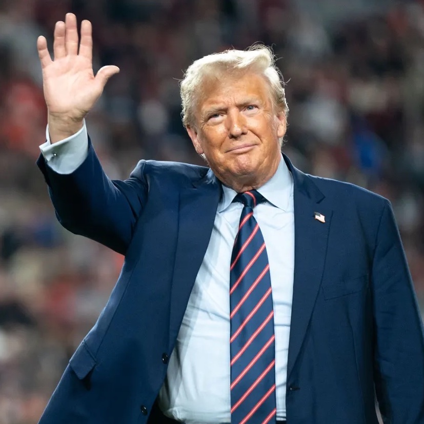 DonaldTDaily's tweet photo. 🚨#BREAKING: Canadian student who mocked Charlie Kirk's murder and posted a photo stomping on the American Flag has had her VISA revoked and is being deported.

What's your reaction? https://t.co/sP5SiveK78