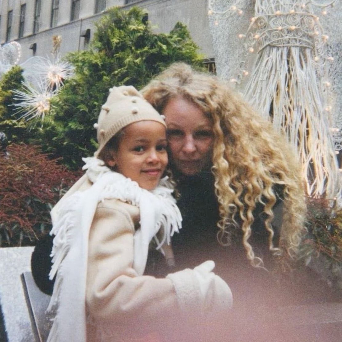 DojaArchives's tweet photo. 31 years ago, Deborah Sawyer released Doja Cat https://t.co/d5dkLNdIO3