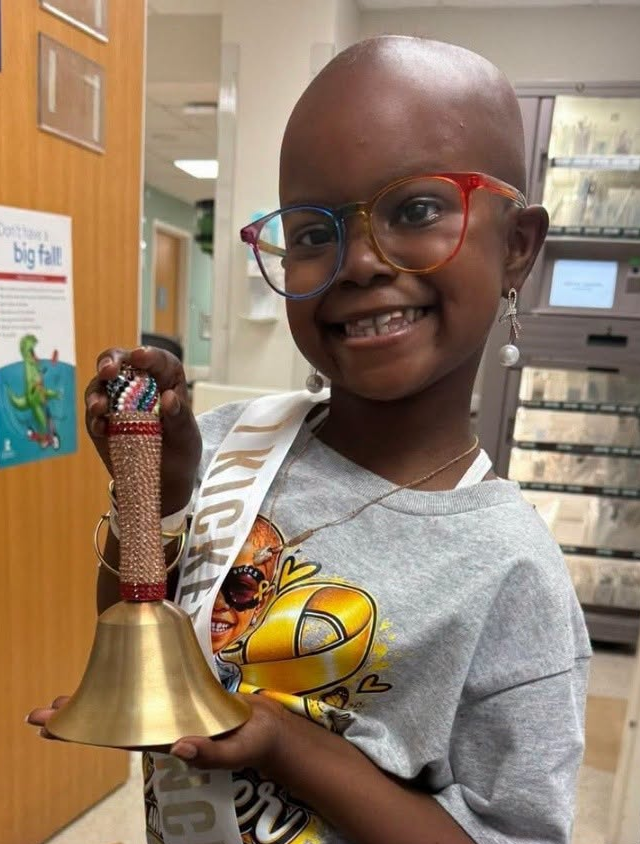 BlackNews's tweet photo. 7-Year-Old Black Girl Survives Cancer Three Times, Completes Treatment After 10 Months at Hospital

https://t.co/1kBzUm1rE5

#blacktwitter #black #melanin #blackgirlsrock #blackgirlmagic https://t.co/SO8CpvEN5B