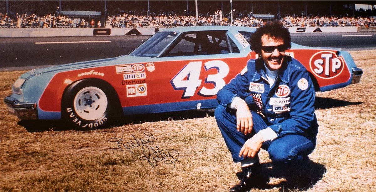 PolyesterUnis's tweet photo. Richard Petty, 1974 @DAYTONA https://t.co/7Un2mc4XnO