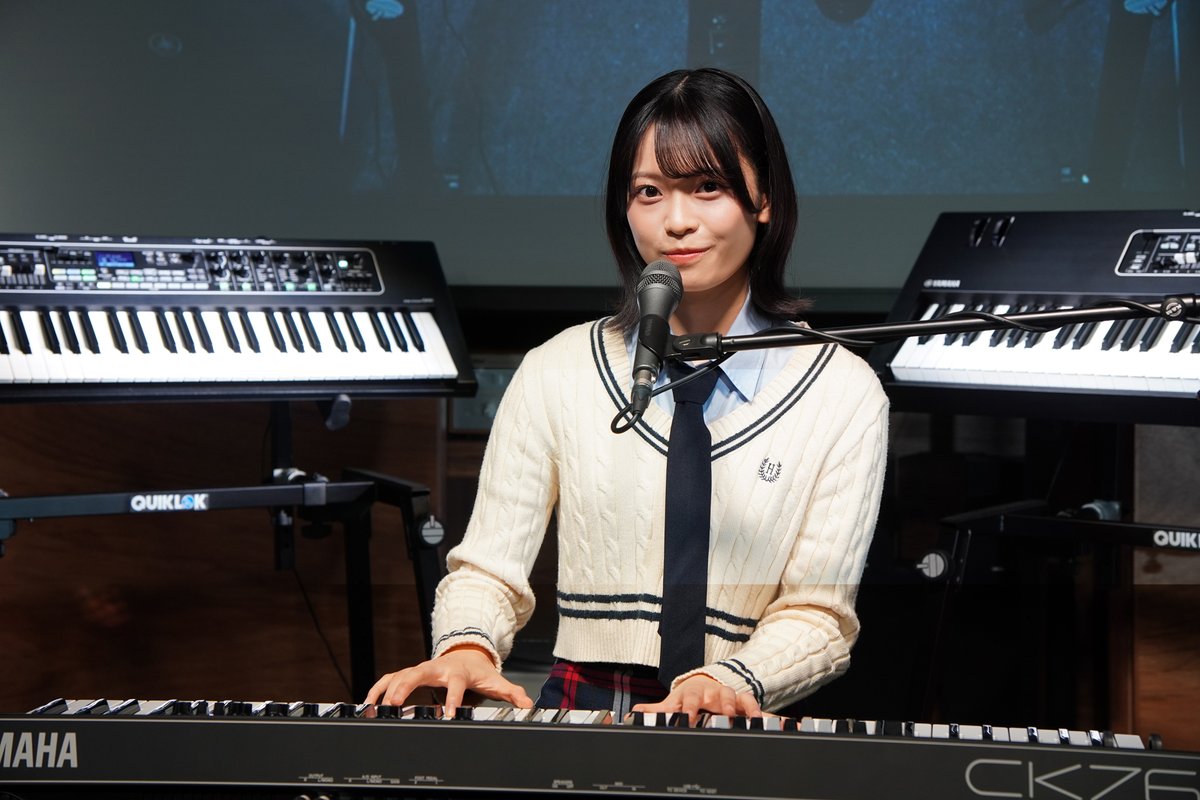 kenbando7's tweet photo. 【10/30発売/WEB注文は10/26～】待望のヤマハステージキーボード76鍵盤モデル「YAMAHA CK76」リリース発表会にはAKB48 / スクールバッグ計画の新井彩永さんも登壇！「ヘビーローテーション」を生演奏され従来のCK61、88とは異なる鍵盤タッチ感もアピール。CKシリーズもVerUpし音色追加他パワーアップ💡 https://t.co/O2Br4qWmYx