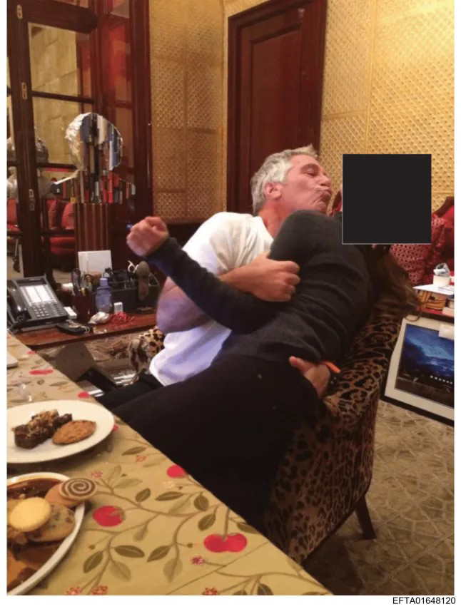 ChekrishnaCk's tweet photo. Look at the wall.

This is exactly where everything happened. 

Was Hardeep Singh Puri also part of it ? Only a investigation will tell. 

#Epsteinislands #Epsteinfiles https://t.co/yRuMov7w3m