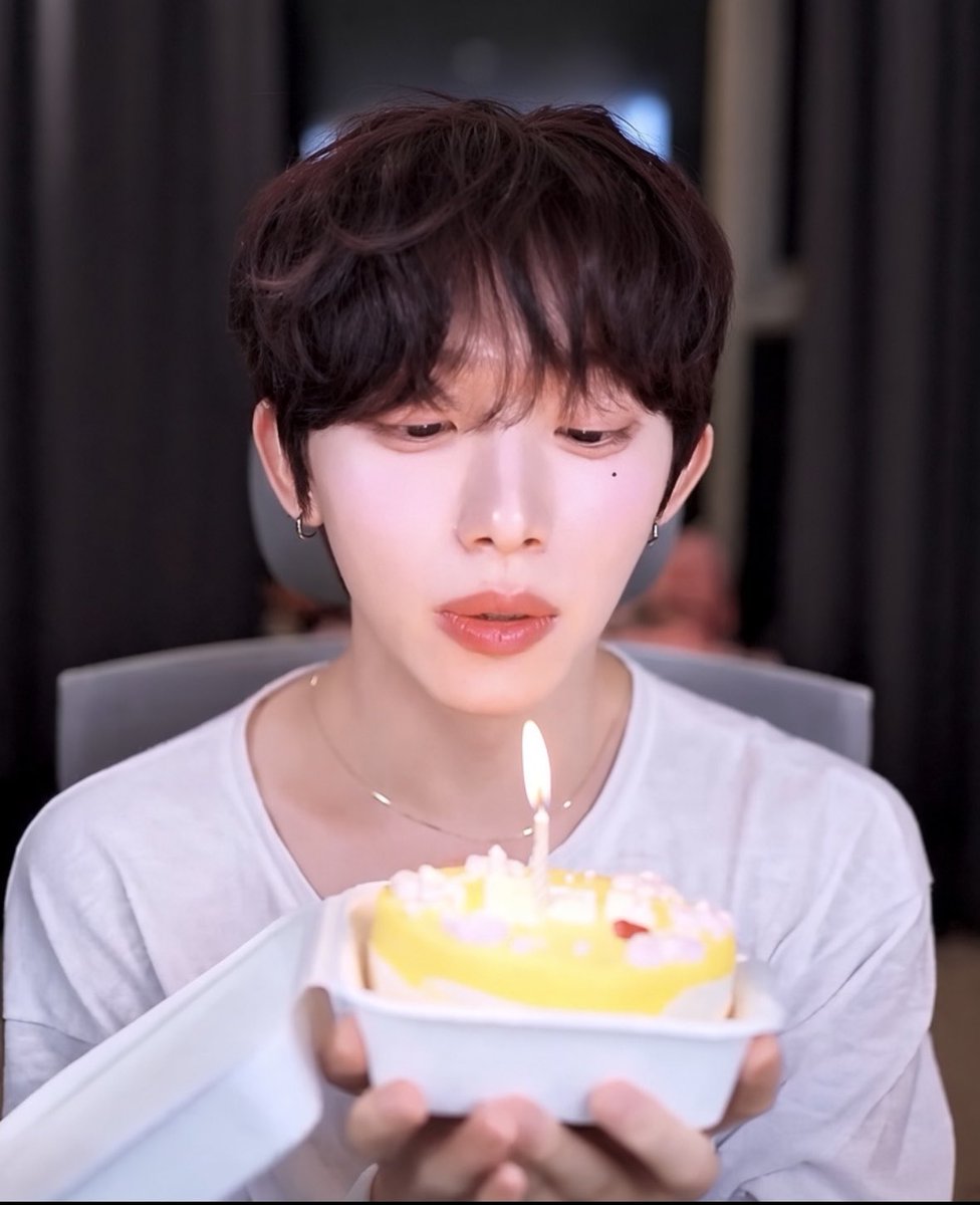 Tsuki__Moon214's tweet photo. ꪔ̤̮ꪔ̤̮ꪔ̤̮ꪔ̤̮🎂♡

#라인업컴퍼니 #키리 #kiri #라인업
#HappyKiriDay🎂 https://t.co/WaaRqPIE5H