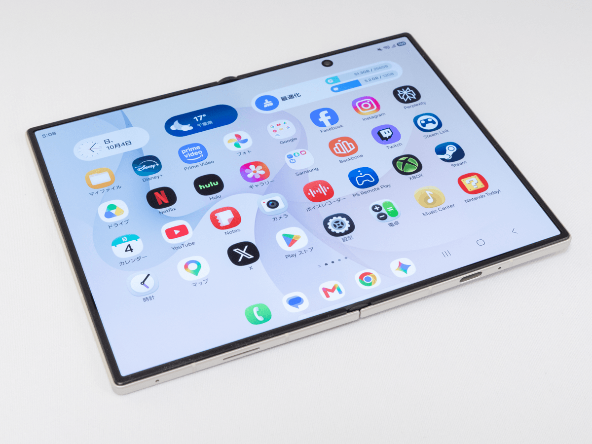 GaApps's tweet photo. 【レビュー】「Galaxy Z Fold8」をゲーム、動画、電子書籍などエンタメ用途にフォーカスしてレビュー #GalaxyZFold8 #GalaxyZFold8Ultra #動画 #ゲーム #電子書籍 #マンガ #スマホ https://t.co/tKveAwuxNx https://t.co/HQNAzuoDIo