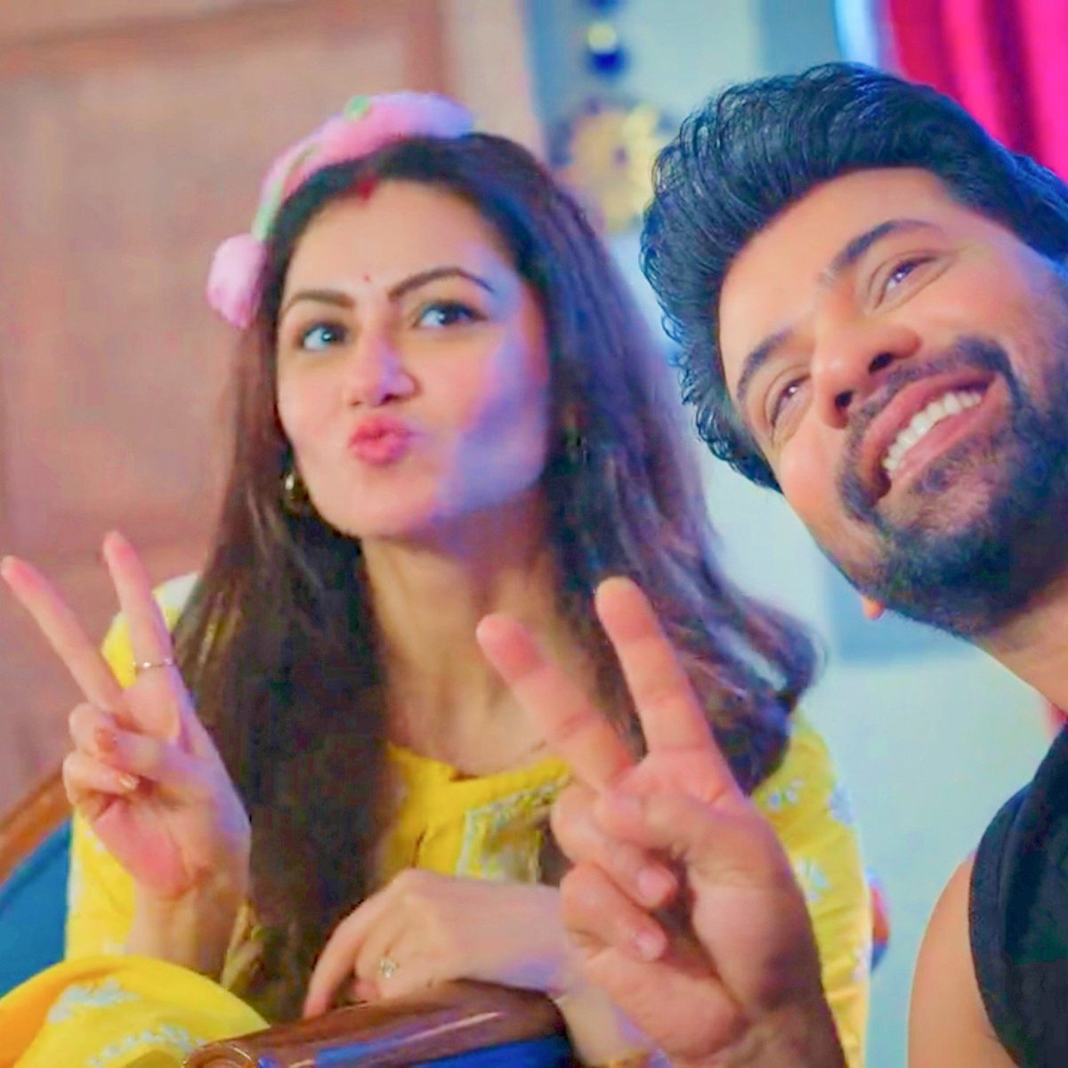 itisrimathi's tweet photo. Goofy hoomans! 🎀😭♥️

#TumDenaSaathMera | #Aprakshi | #Tisha https://t.co/exzYMbTuy2