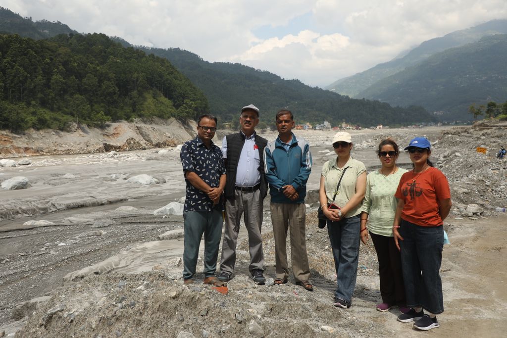 IFEX's tweet photo. #Nepal 🇳🇵 @ForumFreedom reported that four journalists went missing after the flash flood in August. 14 relatives of journalists are still missing, two reporters lost their cars &amp; 6 radio stations were affected due to unstable connections.

https://t.co/R5llxAHk12 https://t.co/N3ACcCmuC0