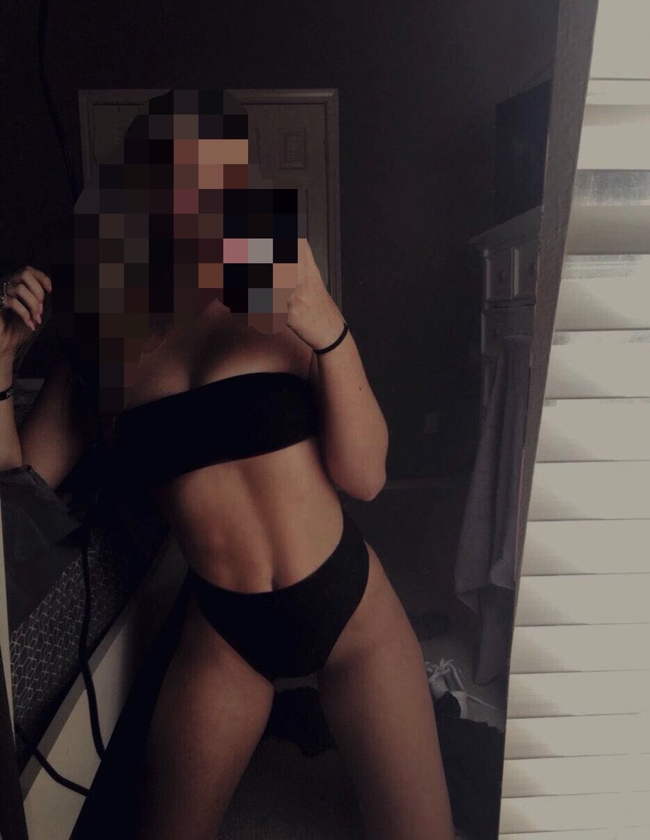 woundedfawnie's tweet photo. really need a sugar daddy or sugar mommy who isn’t a scam or asking for fees. anything helps. nsfw mutulas needed too #buyingcontent  #sugarbaby #sugardaddy #sugarmommy #nsfwmoots #nsfwmutuals #nsfwtwt #spoonspig #paypig https://t.co/htZCdKfUBk