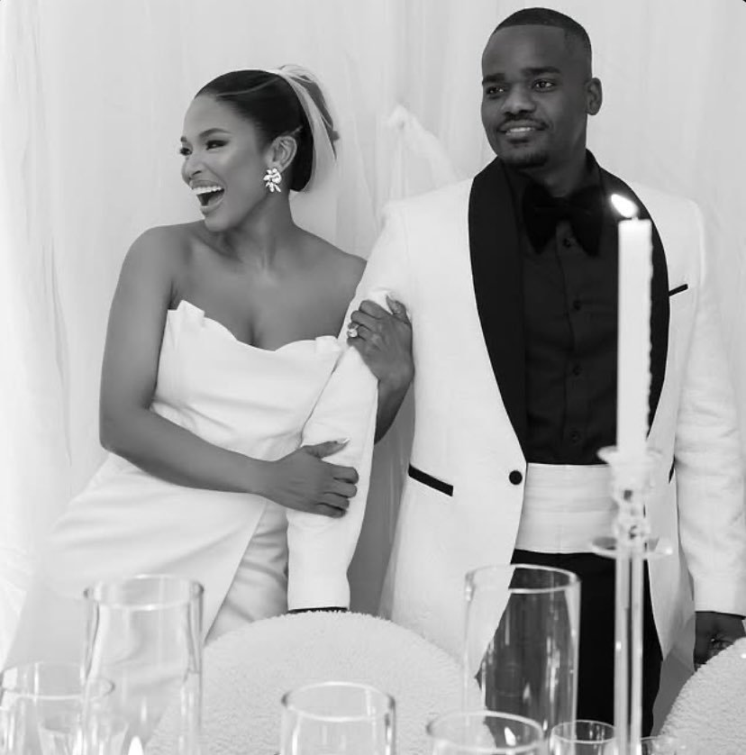 ramalokot's tweet photo. He didn't just left her with 3 kids that look like him....

He's on:

🔸- R43m debt to Heineken
🔸- R22m debt to Standard bank
🔸- R38m debt to SARS
🔸- R12m debt to FNB https://t.co/Ra6pQY9sqr