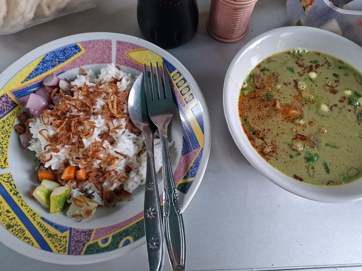 13nycha's tweet photo. empyal gentyong enyak bangyett 🤤 https://t.co/p7MbLPbw19